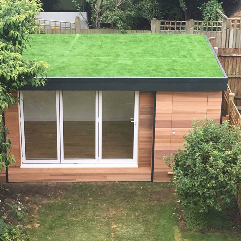 Garden Room with Artificial Grass - eDEN Garden Rooms