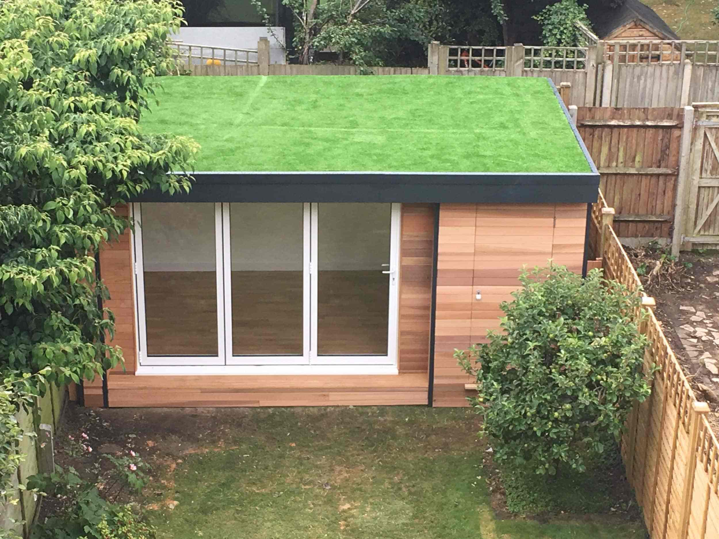An outdoor office in Richmond with amazing artificial grass