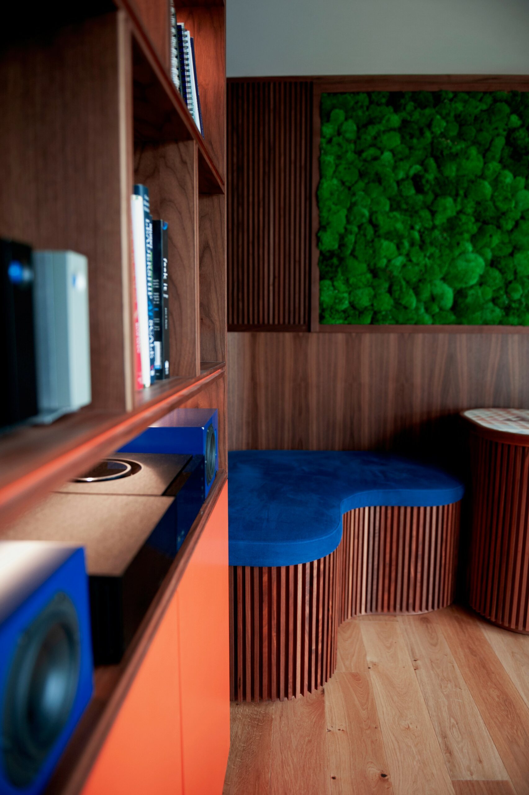Stunning bespoke garden office with cedar cladding - eDEN Garden Rooms